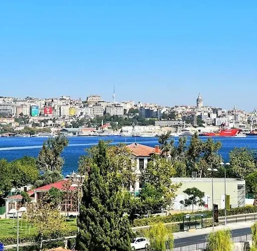 Balat\'In Icinde Muhtesem Ev